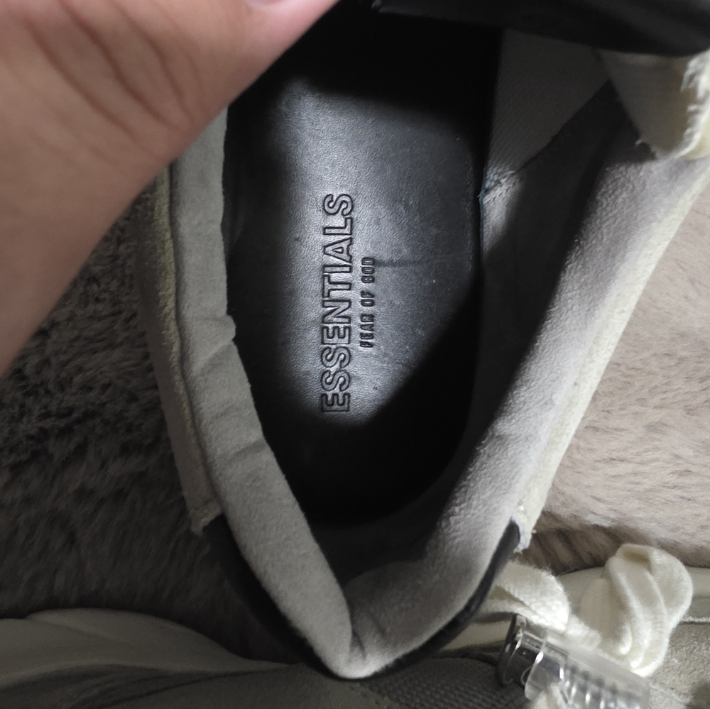 Fear Of God Essentials Distance Runner - Picture 8 of 9